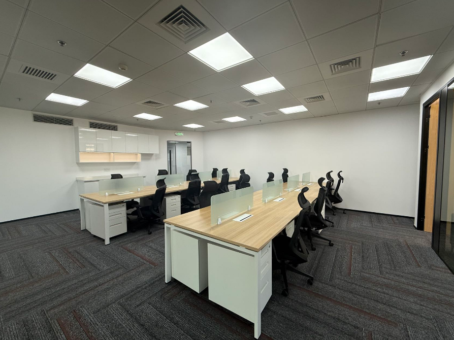 新梅联合广场办公室出租，面积125平米，租金报价5.8元/㎡/天