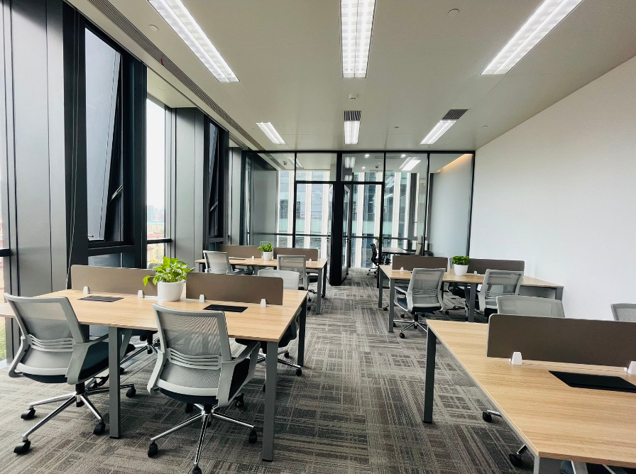 陆家嘴滨江中心办公室出租，面积167平米，租金报价4.5元/平/天