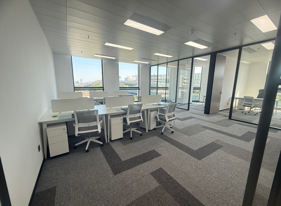 前滩江程广场办公室出租，面积155平米，租金报价5元/平米/天