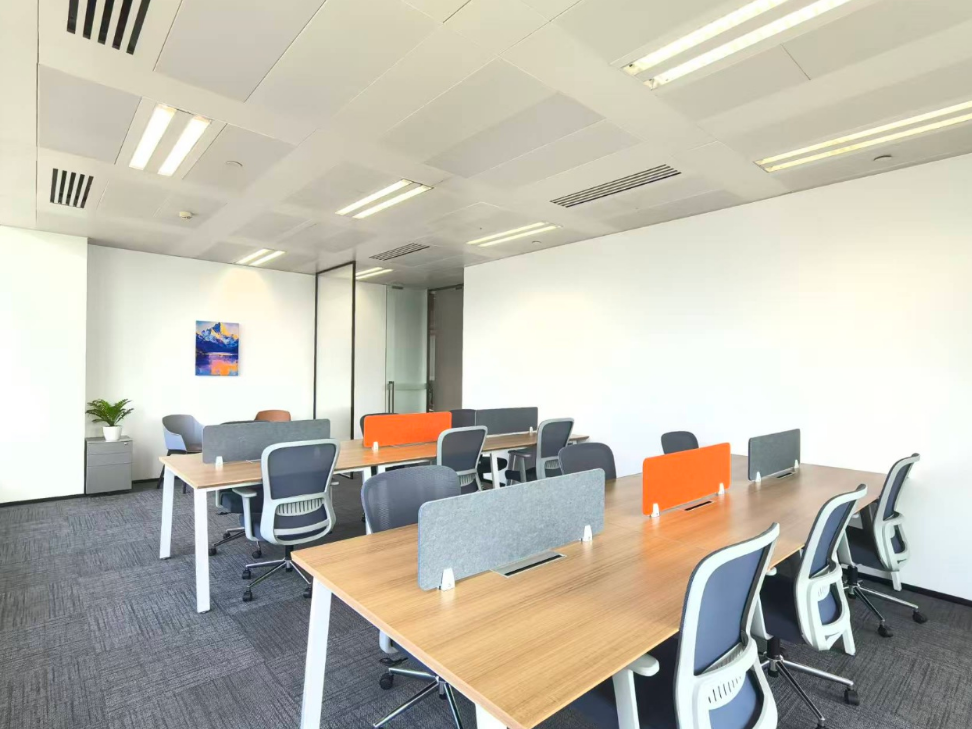 中农投大厦办公室出租，1个隔断 、12个工位，月租金22758元/月