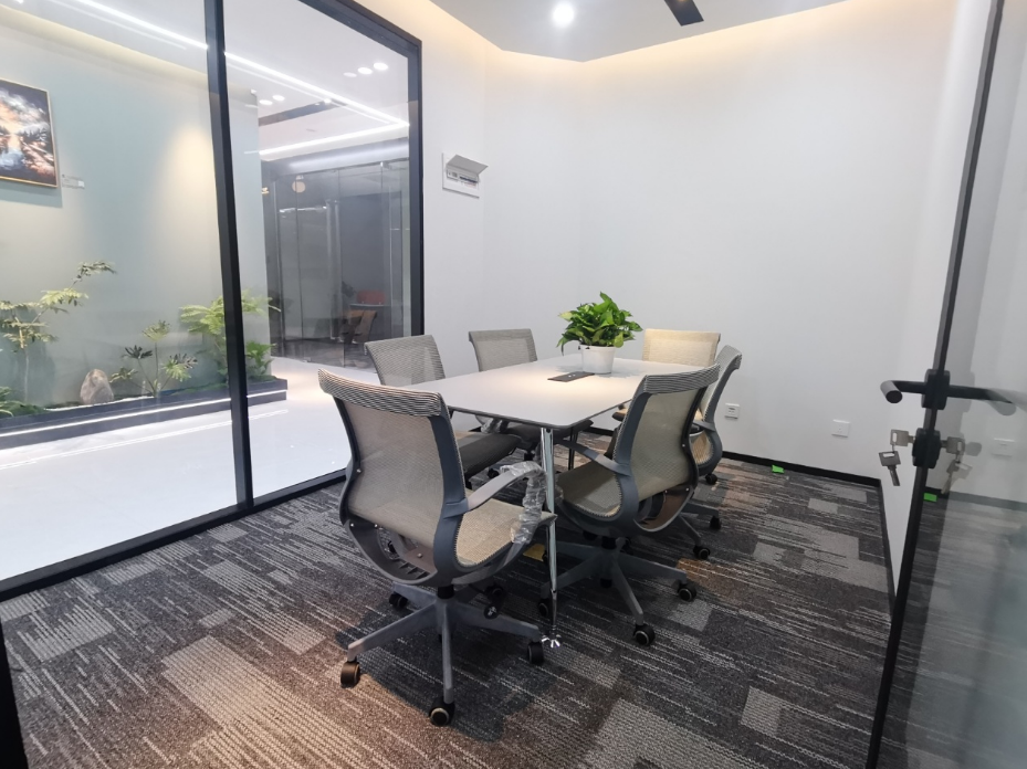 越界锦和尚城办公室图