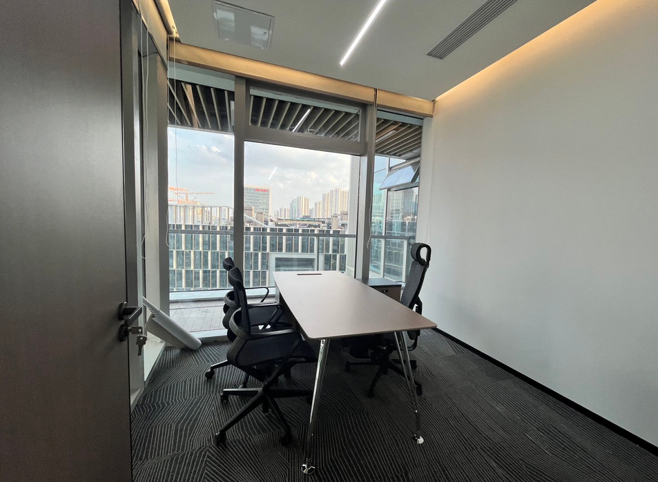 越界锦和尚城办公室图