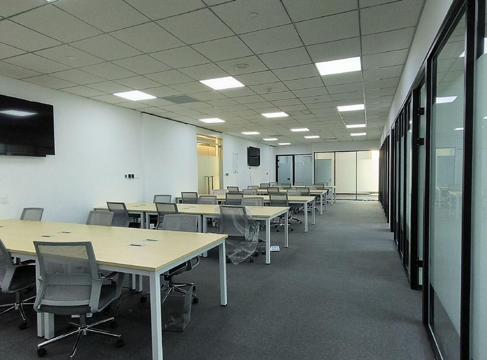 虹桥富力中心办公室图