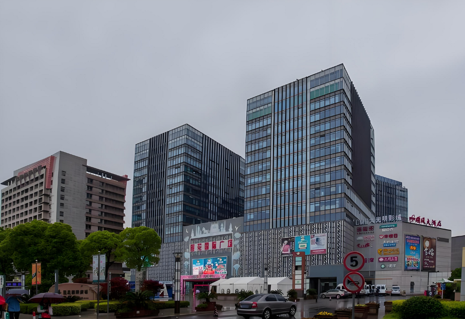 莲花国际广场，写字楼招租面积108㎡-580㎡