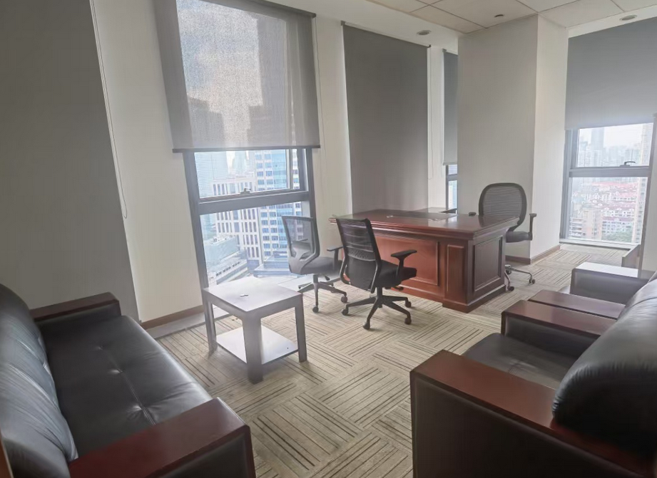 中建大厦办公室图