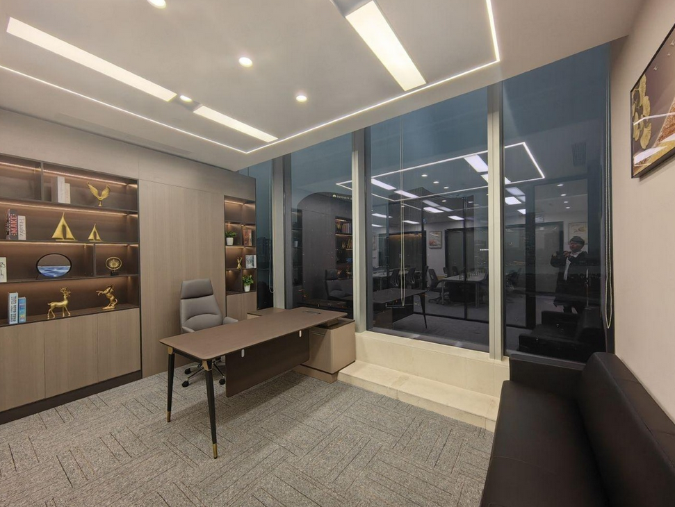 中融碧玉蓝天大厦办公室图