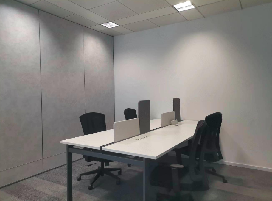 金茂大厦办公室图