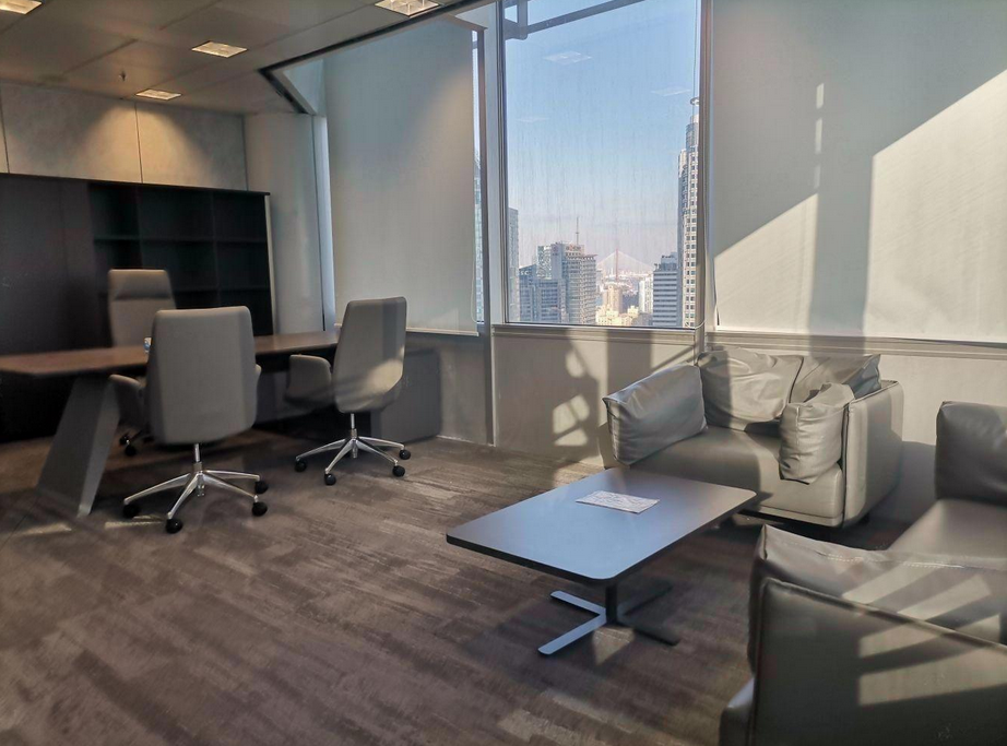 金茂大厦办公室图