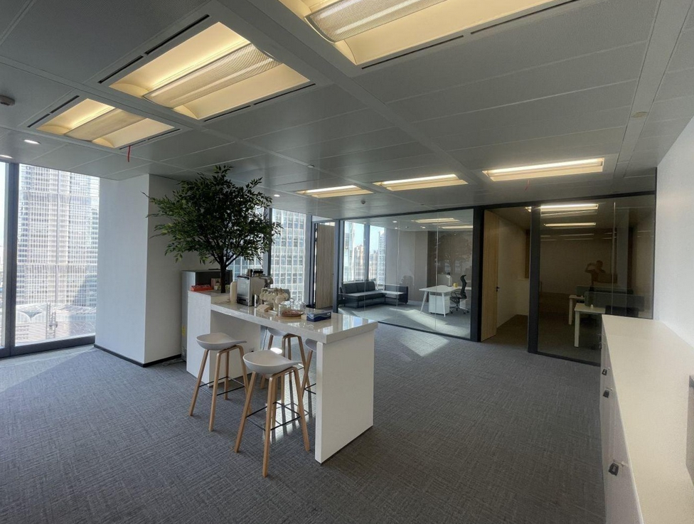 东亚银行金融大厦办公室图片