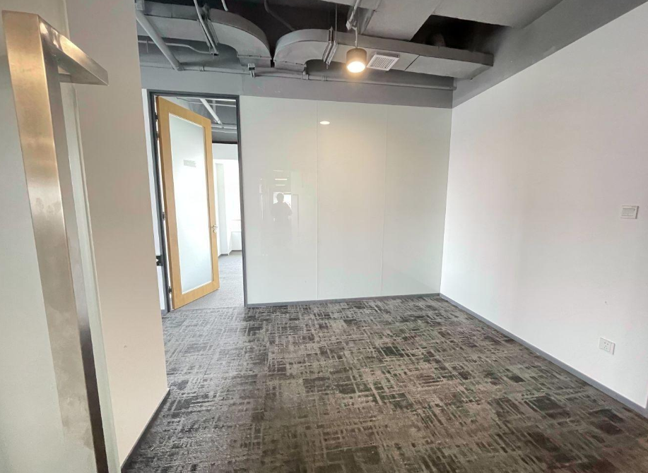 金桥国际商业广场办公室图片 金桥国际商业广场办公室图片