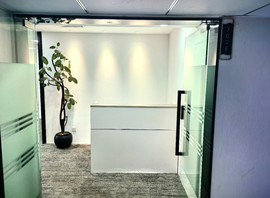 环球世界大厦155㎡精装修