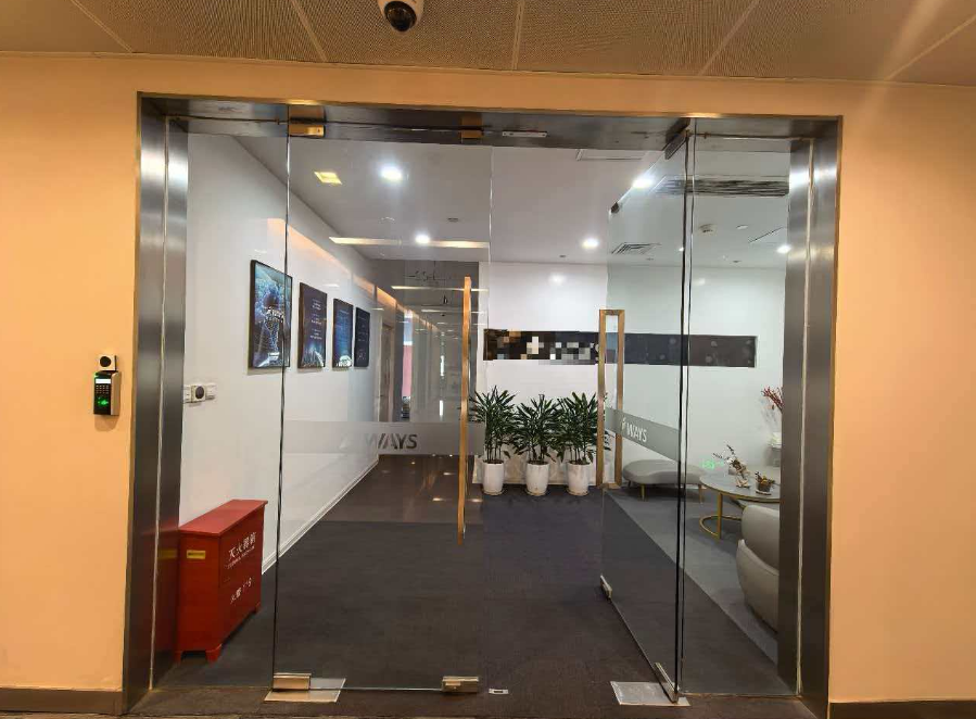 置汇旭辉广场267㎡精装修